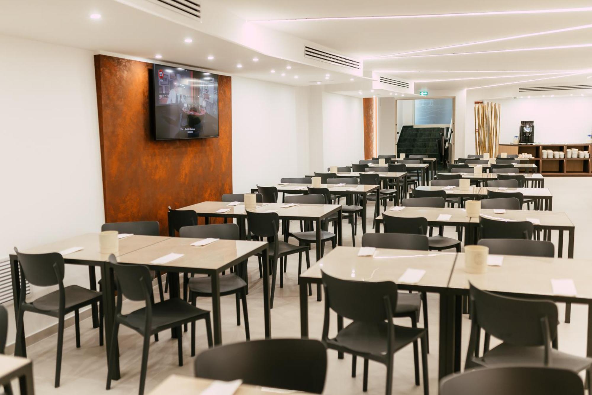 Hotel President Васто Экстерьер фото