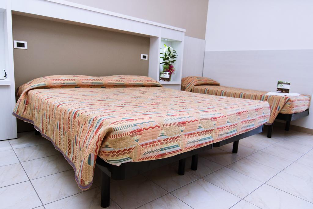Hotel President Васто Экстерьер фото